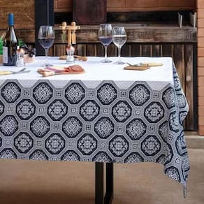 Toalha De Mesa Limpa Fácil Iker 4 Lugares 1,60M X 1,60M