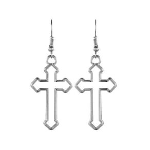 Brinco Prateado Pingente Crucifixo Cruz