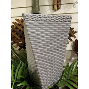 Vaso Para Planta Rattan Modelo Twister 20 Litros - Branco, Bege, Cinza E Coffe