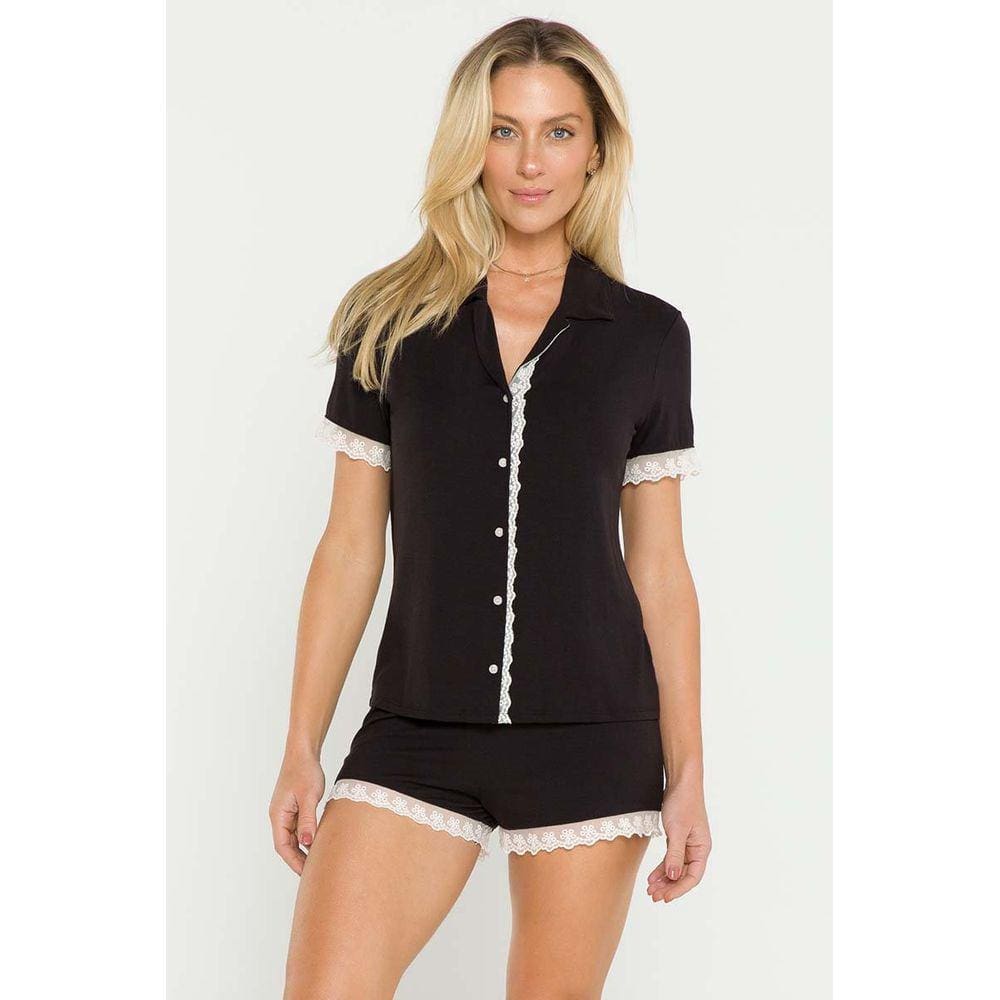 Pijama Feminino Curto Abertura Frontal e Gola Detalhes em Renda