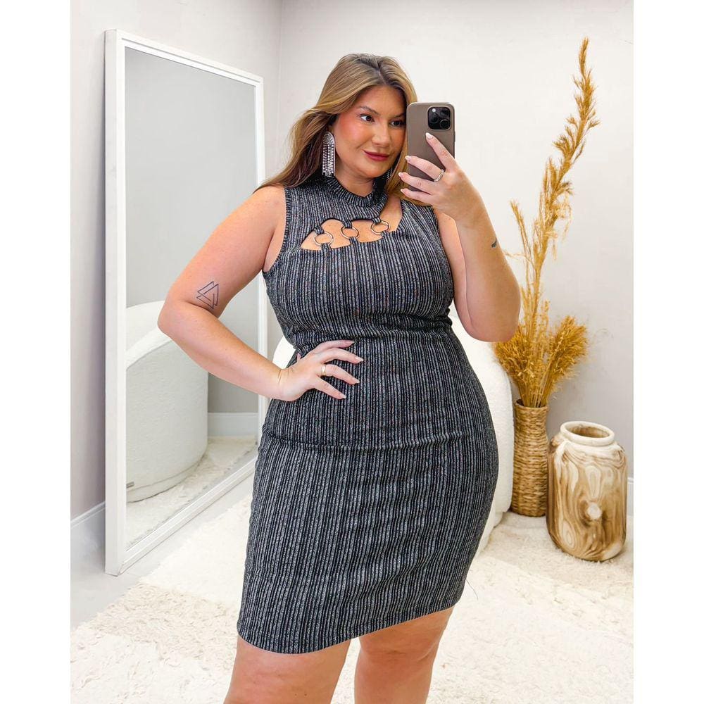 Vestido Plus Size em Lurex Decote com Argolas