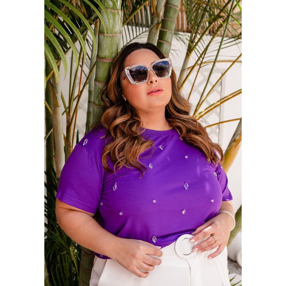 Blusa Plus Size Detalhes com Pedraria