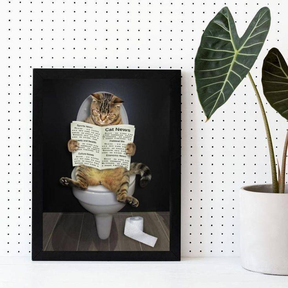 Quadro Gato No Banheiro Lendo Jornal 33X24Cm