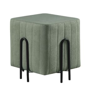Puff Realeza Decorativo Com Bouclé Verde E Pés Preto