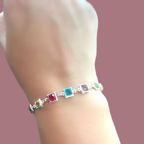 Pulseira Pedrinhas Quadradas Coloridas  Banhada a Prata
