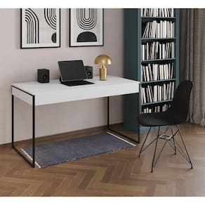 Escrivaninha Industrial Escritório Malta Branca 137x53cm com 1 Cadeira Eames Eiffel Preta Base Ferro