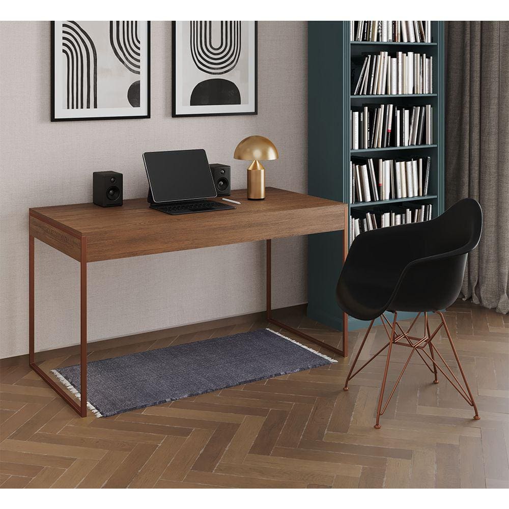 Escrivaninha Industrial Office Estudo Malta Amêndoa 137x53cm com 1 Poltrona Preta Eames Eiffel Base 