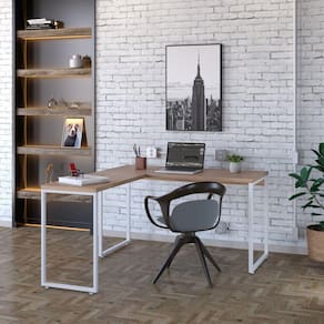 Mesa de Escritório em L Estilo Industrial 135x150cm Kuadra Lâmina Mel / Est.Branca