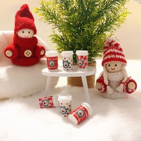 Kit de casa de bonecas em miniatura com 2 bonecas, 6 comidas e bebidas em miniatura