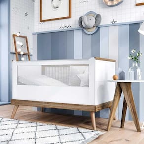 Berço Mini Cama Padrão Americano Canção de Ninar Branco Acetinado com Amêndola Rústica