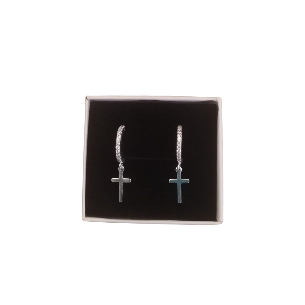 Brinco Meia Argola com Pingente Cruz de Prata 925
