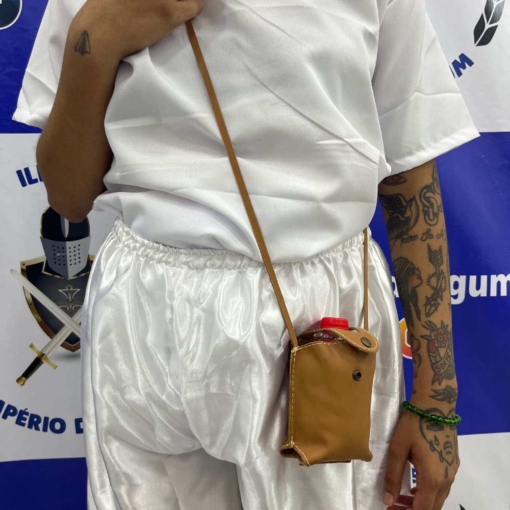 Cantil Em Couro Com Alça