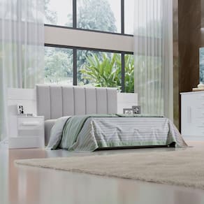 Cabeceira Casal 140cm Ripada 100% Mdf Estofada Isis com 02 Mesas de Cabeceira Branco/Prata