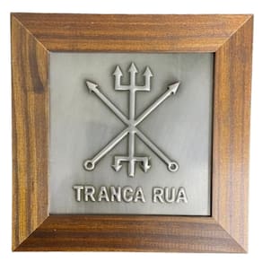 Quadro Pomba Gira Maria Mulambo Imbuia e Metal 18 x18 cm