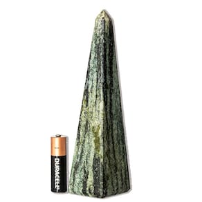 Obelisco Quartzo Brasil Natural Lapidação Manual 15 a 16cm