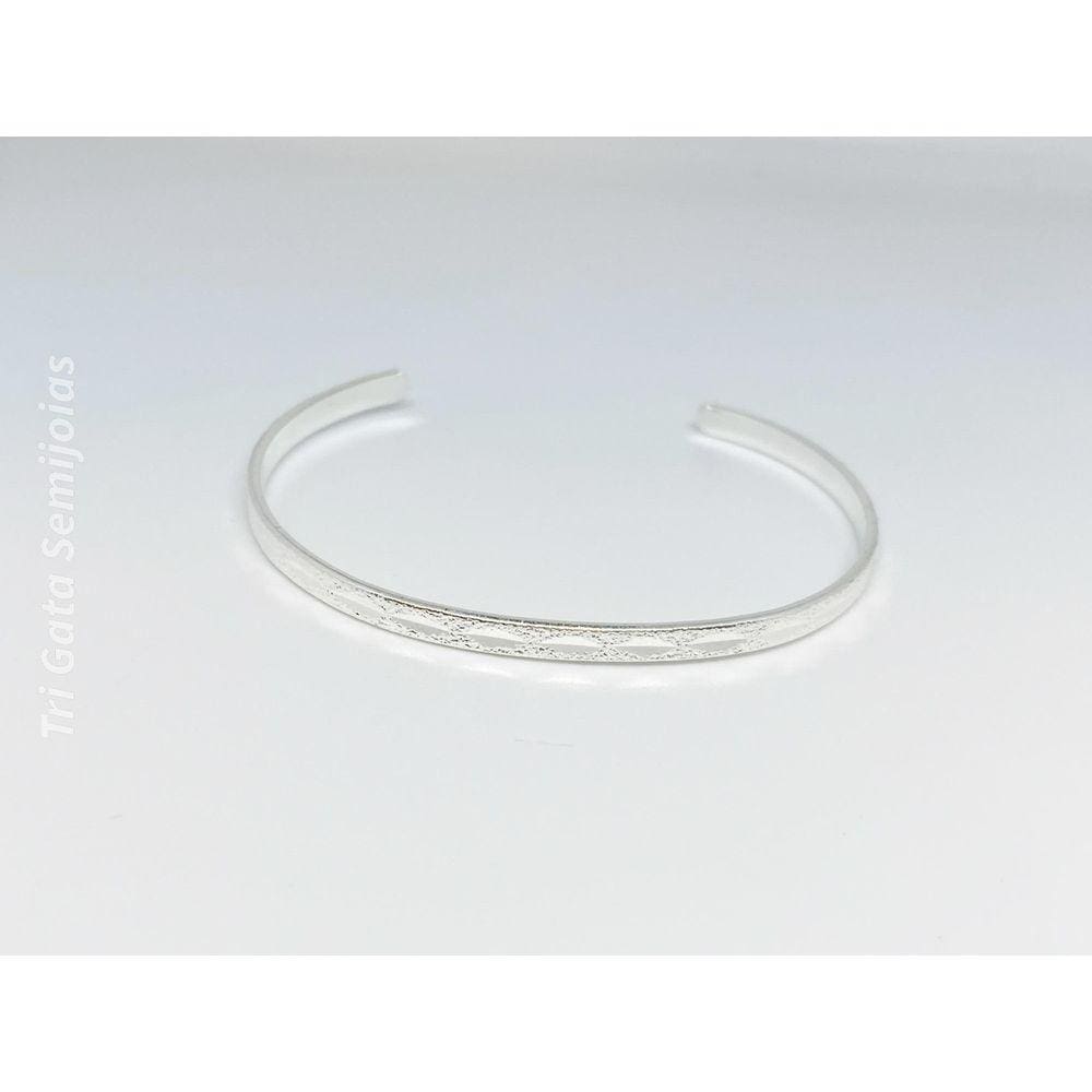 Bracelete detalhado