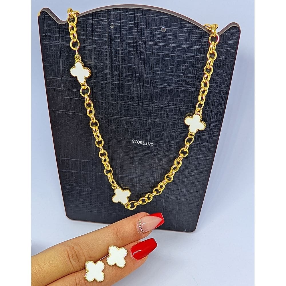 Kit Colar e Brincos Corrente Elo Português Folheado Ouro com Flor Trevo Preto Branco Inspiração Blogueira Virginia Moda