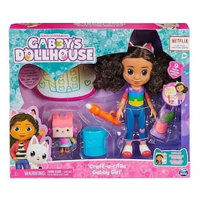 Gabby`s Dollhouse Boneca Deluxe Craft Artesanato 3632 - Sunny