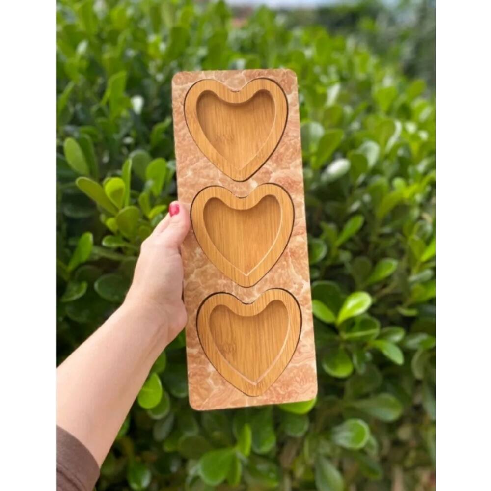 Bandeja Petisqueira De Madeira Mdf Coração 3 Peças + Suporte