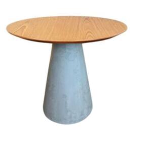 Mesa De Apoio Cone Cimento Queimado - Tampo Freijó 70 Cm Altura 60 Cm Cinza Claro