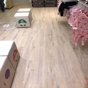 Piso Vinilico Spc Rígido 5mm com Manta Clf Aqualux Quality Floor - caixa com 2,2 Unidade - Chelsea