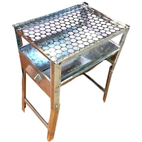 Churrasqueira móvel a carvão 35x25x51 camping pescaria mesa