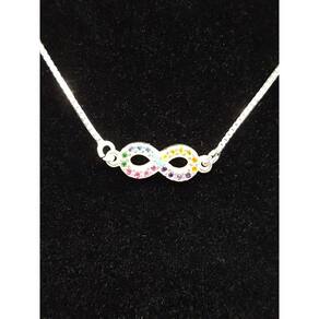 Colar Infinito Cravejado: Elegância e Significado em um Único Acessório