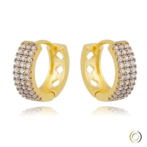 Par de brincos argola 3 fileiras banhado a ouro 18k
