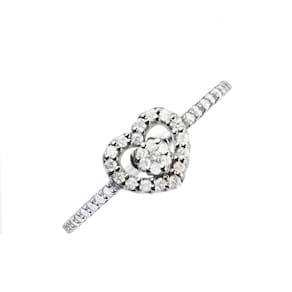 Anel coração com diamantes em ouro branco