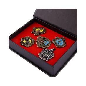 Conjunto de 5 broches de Harry Potter em uma caixa