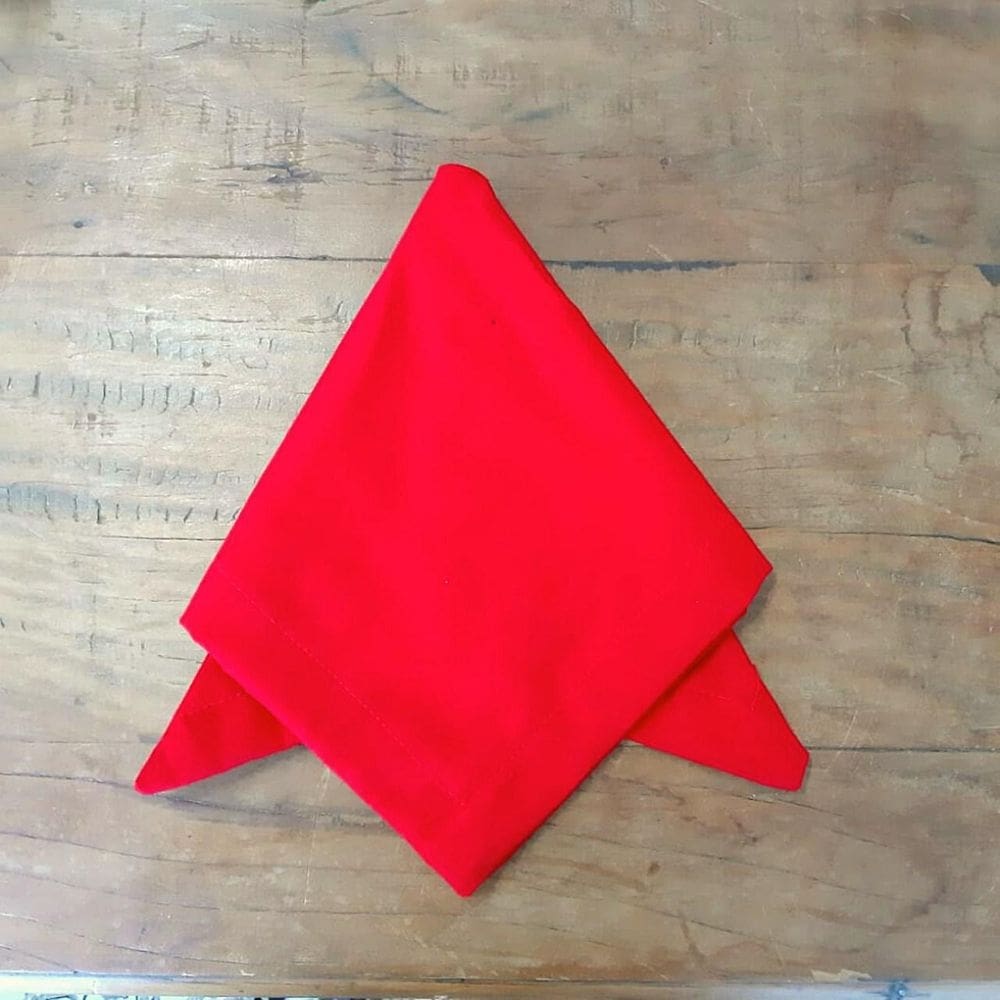 Guardanapo de tecido lovely liso vermelho canto mitrado