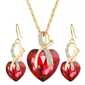 Conjunto de colar e brincos formato de coração presente amor
