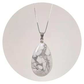 Pingente prata 925 howlita em gota estilo carrara - natural