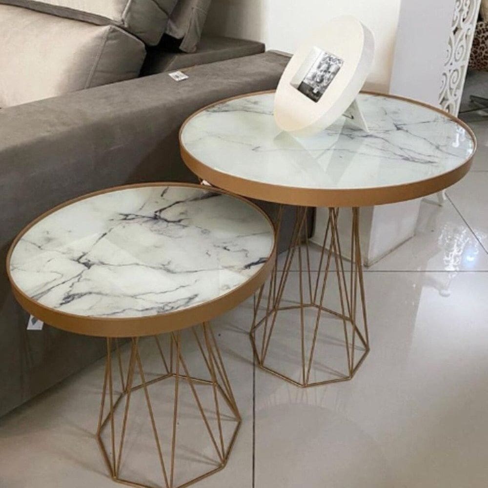 Mesa Lateral Redonda Trama Estrutura metálica na cor dourada H610 Dourado