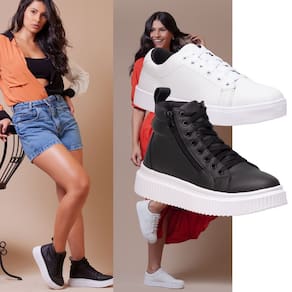 Kit Tênis Feminino Branco Casual E Bota Plataforma Preta Para Um Contraste Moderno E Estiloso.