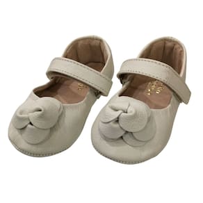 Sapatilha infantil de Couro Kimey Xodó laço flor