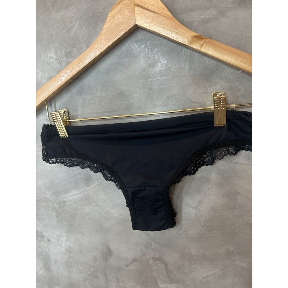 Calcinha sensual em renda Fio cor Preta Plus Size