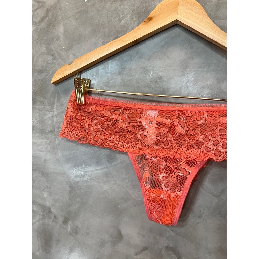 Calcinha Fio dental em tule laranja , sexy e sensual, romantica com lateral larga em renda