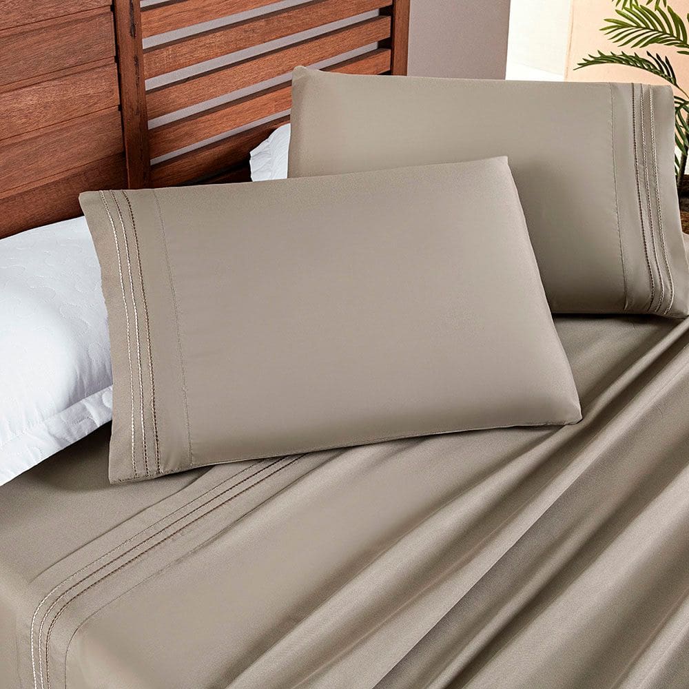 Jogo Cama Lençol Honore Queen Micro Percal 200 Fios c/ Detalhes Bordados 4 Peças - Taupe Bege