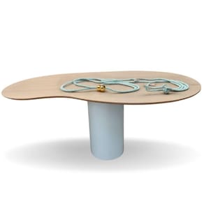 Mesa Organica Bean Laca + Freijo Claro 137x90cm