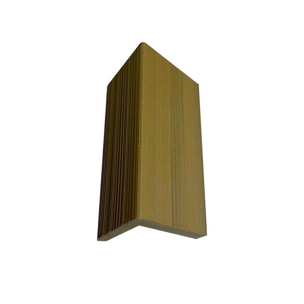 Acabamento Lateral Painel Ripado em Wpc Teak a Teak A