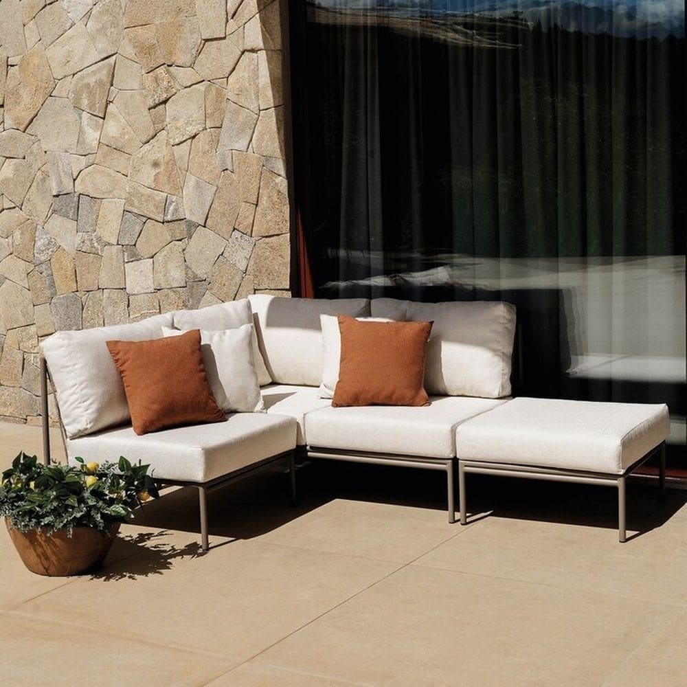 Conjunto Jardim e Varanda 1 Chaise Esquerda 1 Sofá 1 Puff Refúgio Cabecasa madeiramadeira Champagne/Quaker Areia