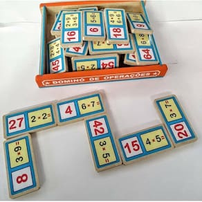 Dominó Multiplicação de Madeira - 28 Peças - Brinque e Leia