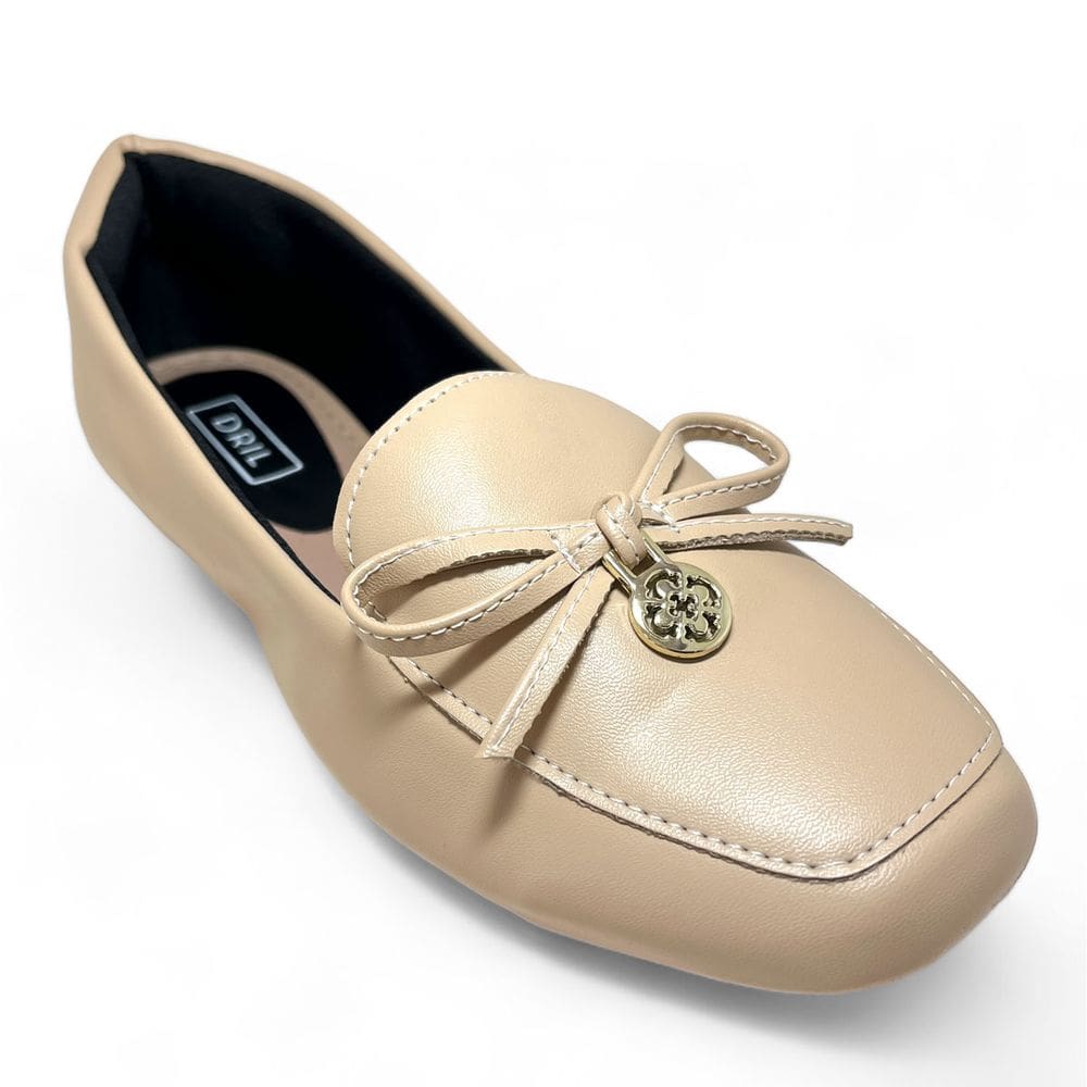 Mocassim Feminino Bico Quadrado Detalhe Laço e Enfeite Dourado
