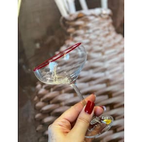Unidade taça Cristal coquetel praline 180ml borda vermelha