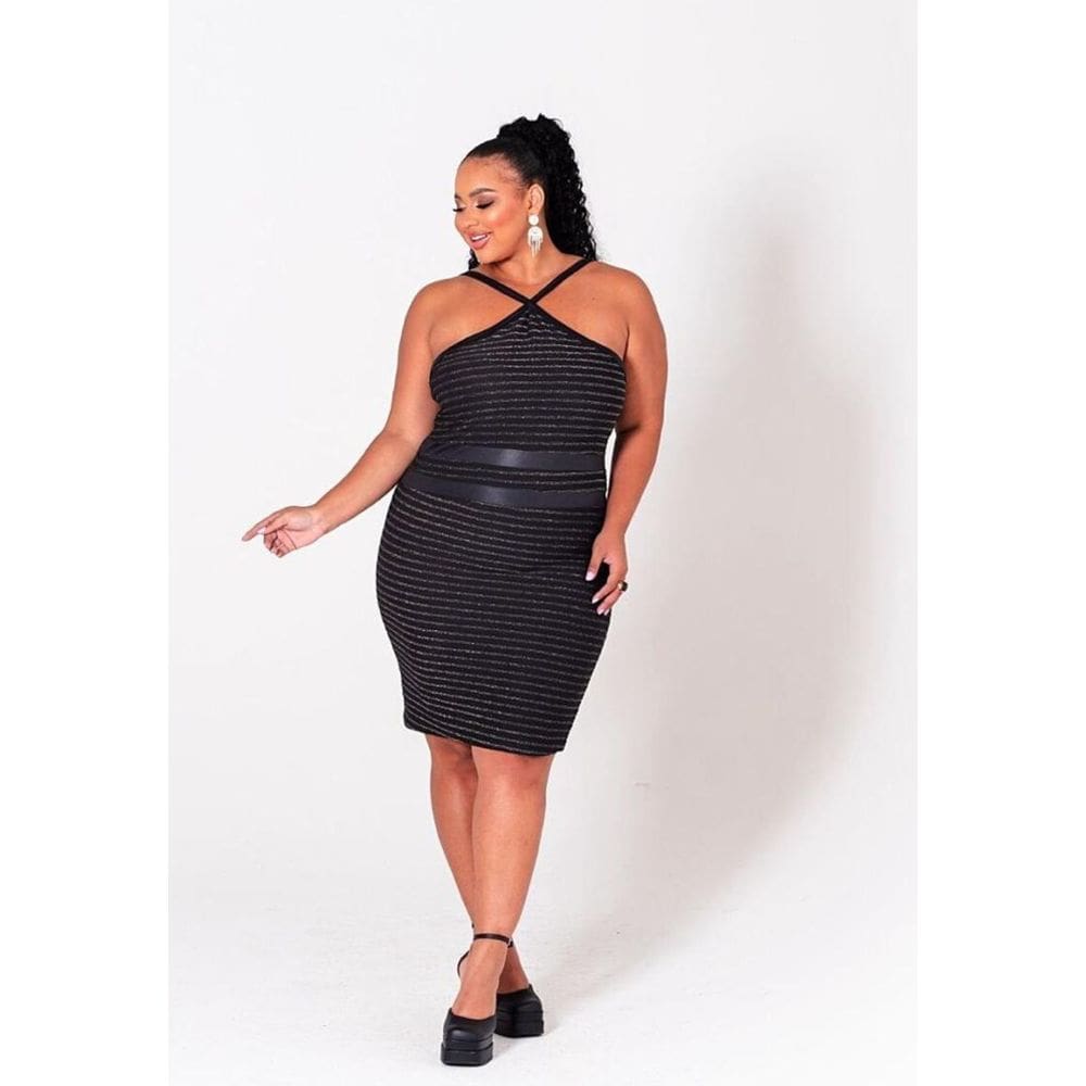 Vestido Plus Size Detalhe Lurex e Cirre