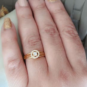 Anel Luz Com Zirconias Cristais Folheado A Ouro 18K