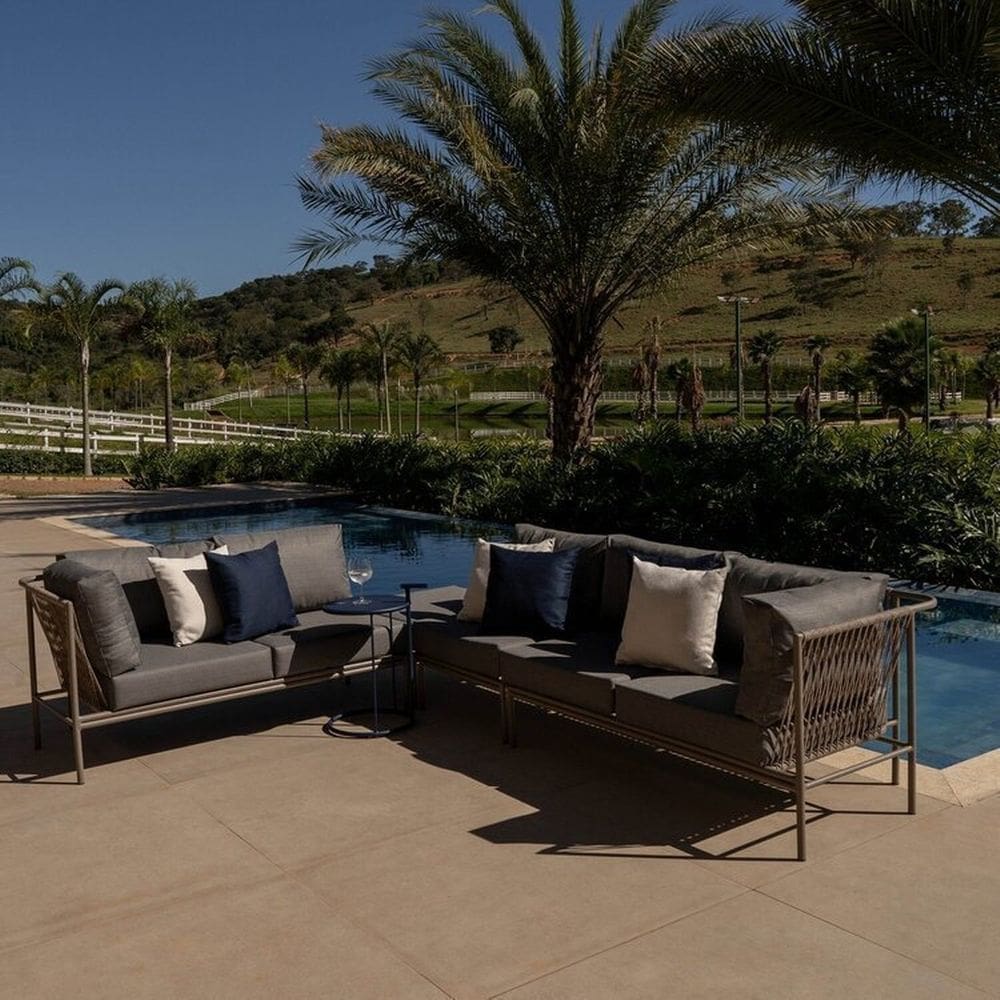 Conjunto Jardim e Varanda 2 Chaise 1 Sofá 1 Puff 1 Mesinha Refúgio Cabecasa Madeiramadeira Champanhe/Cinza Mesclado