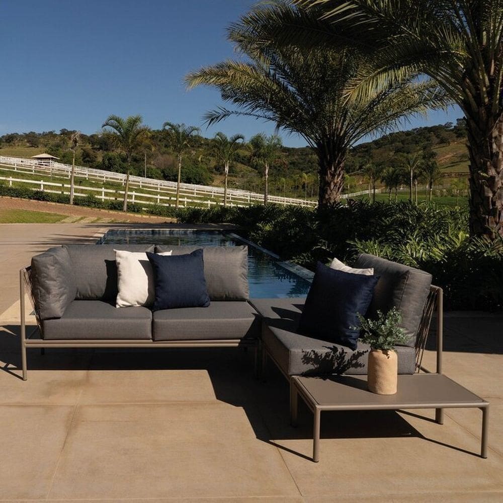 Conjunto Jardim e Varanda 1 Chaise 1 Sofá 1 Puff 1 Mesa Lateral Refúgio Cabecasa Madeiramadeira Champanhe/Cinza Mesclado