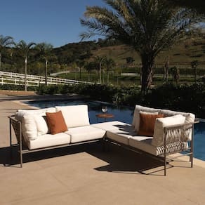 Conjunto Jardim e Varanda 2 Chaise 1 Puff 1 Mesinha Refúgio Cabecasa Madeiramadeira Champanhe/Quaker areia